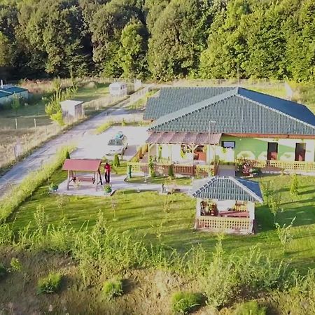 Agropensiunea Valea Fagilor Luncavita Esterno foto