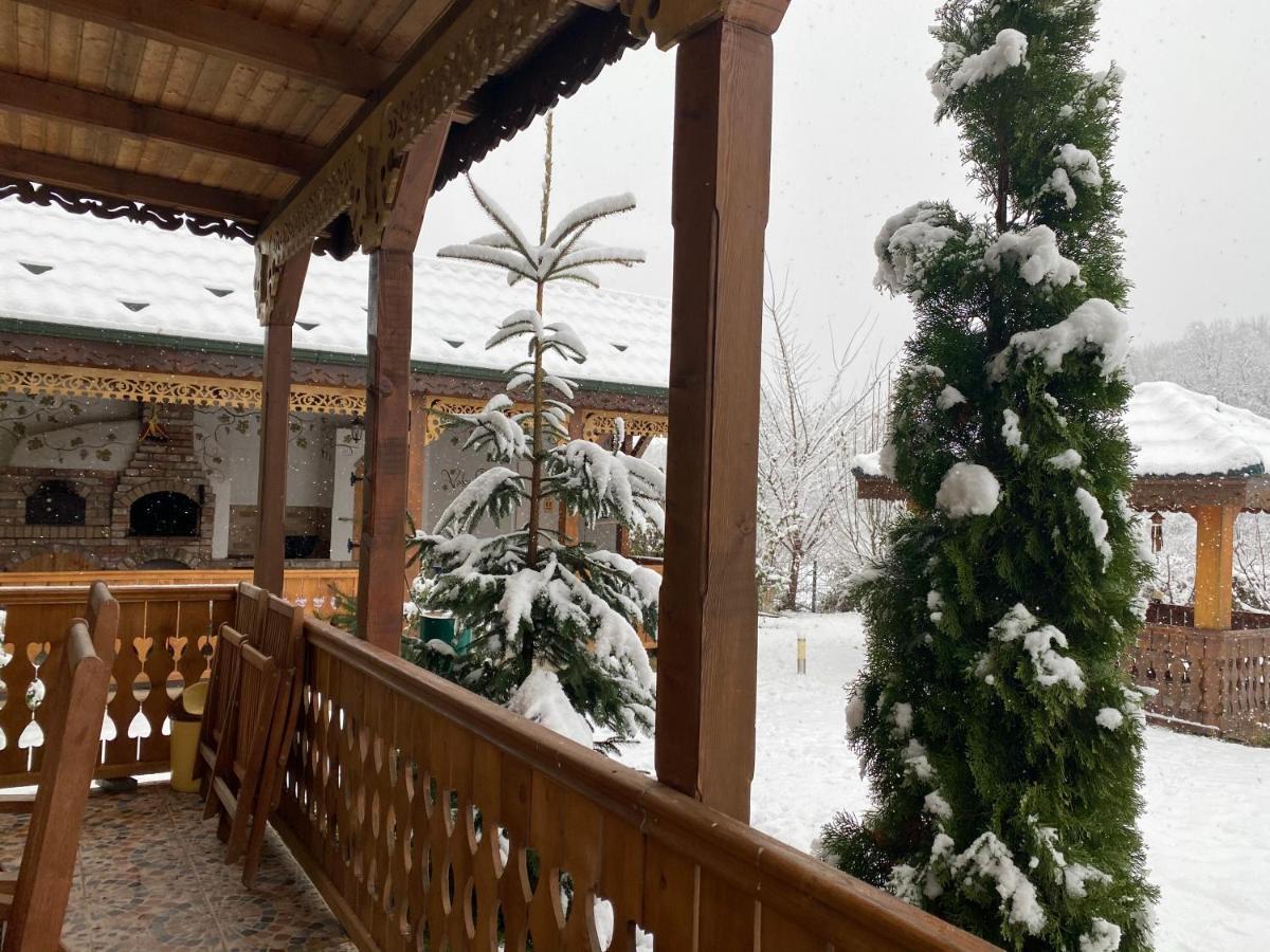 Agropensiunea Valea Fagilor Luncavita Esterno foto