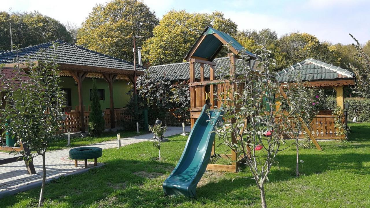 Agropensiunea Valea Fagilor Luncavita Esterno foto