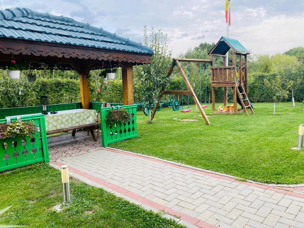 Agropensiunea Valea Fagilor Luncavita Esterno foto