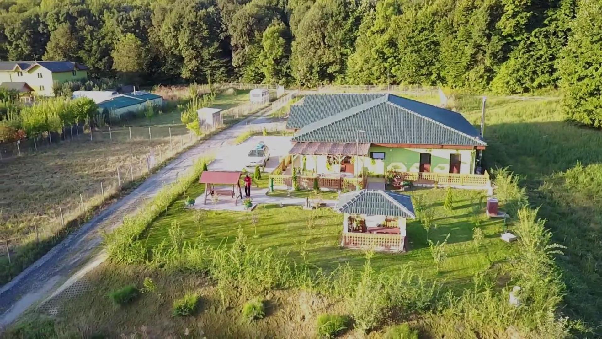 Agropensiunea Valea Fagilor Luncavita Esterno foto