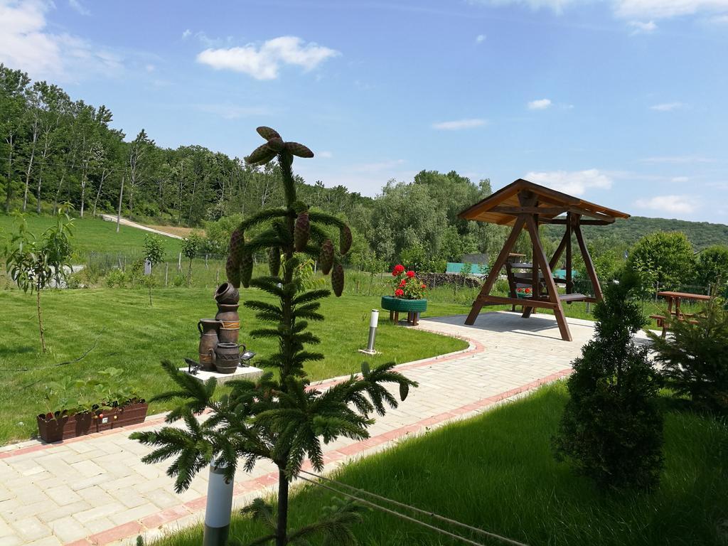 Agropensiunea Valea Fagilor Luncavita Esterno foto