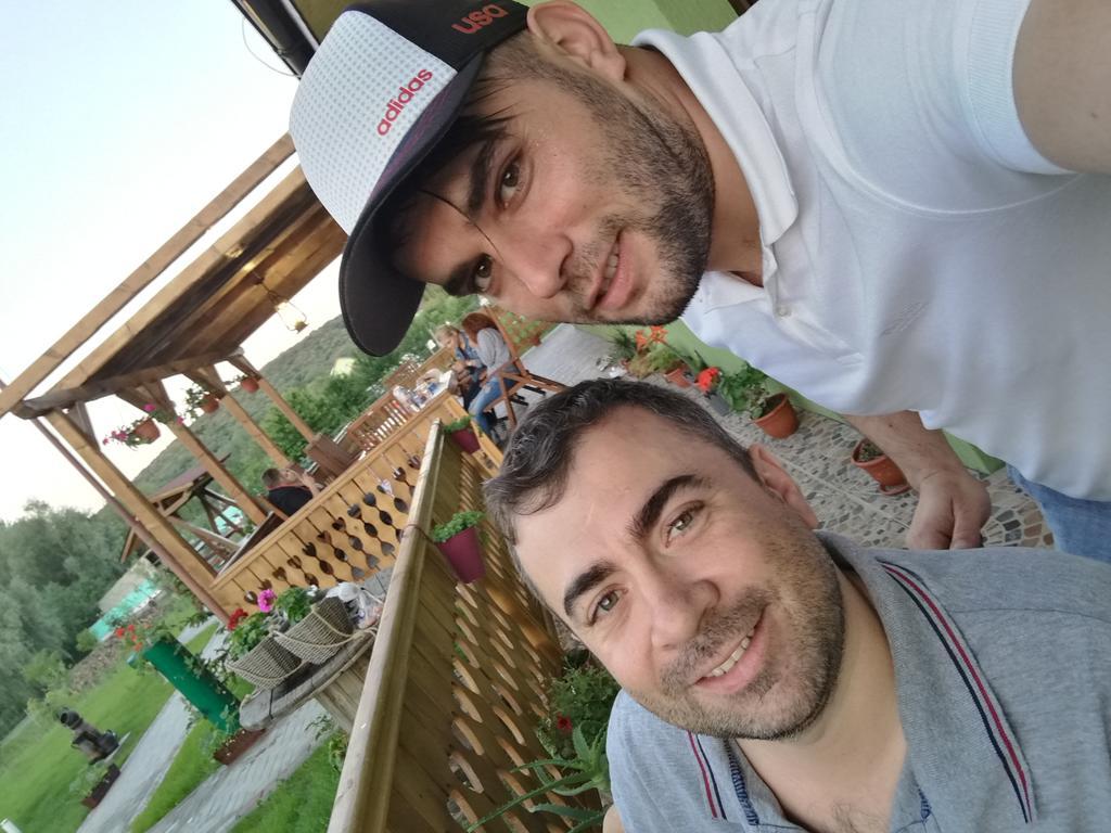 Agropensiunea Valea Fagilor Luncavita Esterno foto