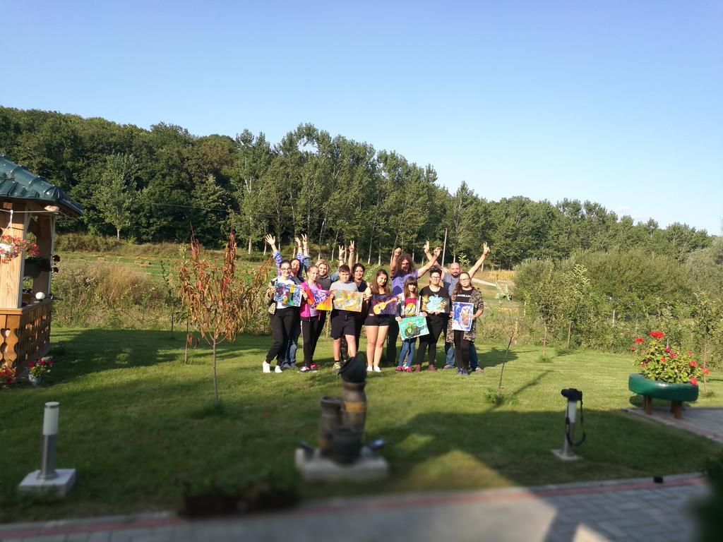 Agropensiunea Valea Fagilor Luncavita Esterno foto
