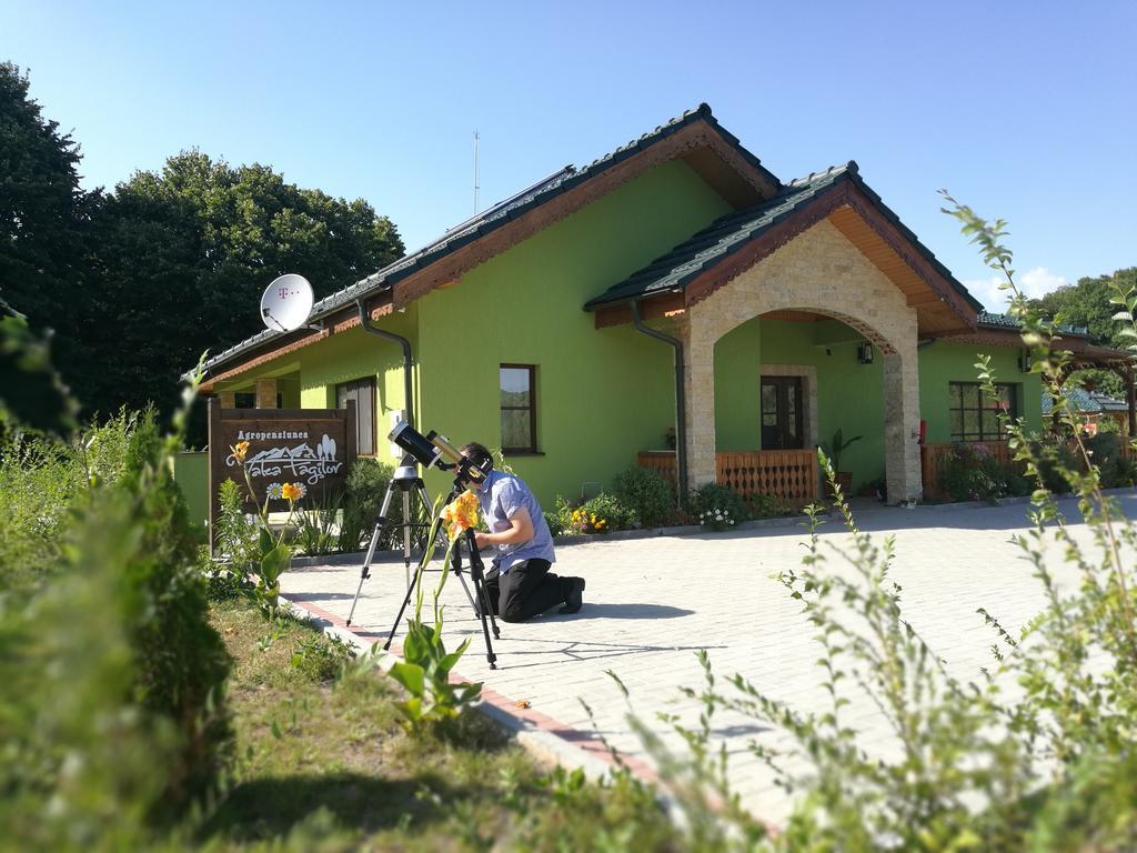 Agropensiunea Valea Fagilor Luncavita Esterno foto