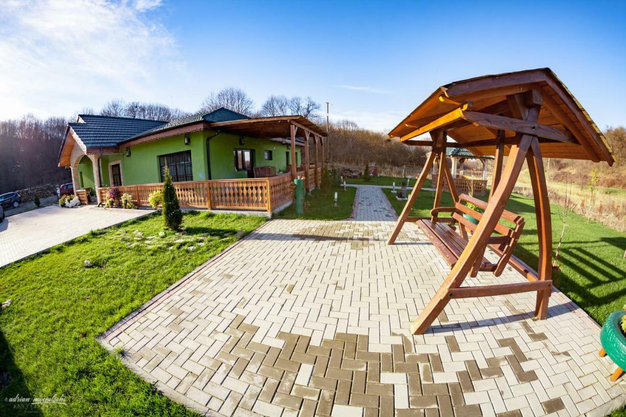 Agropensiunea Valea Fagilor Luncavita Esterno foto