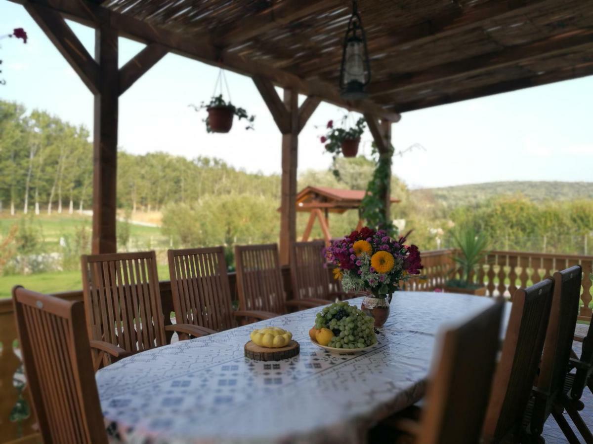 Agropensiunea Valea Fagilor Luncavita Esterno foto