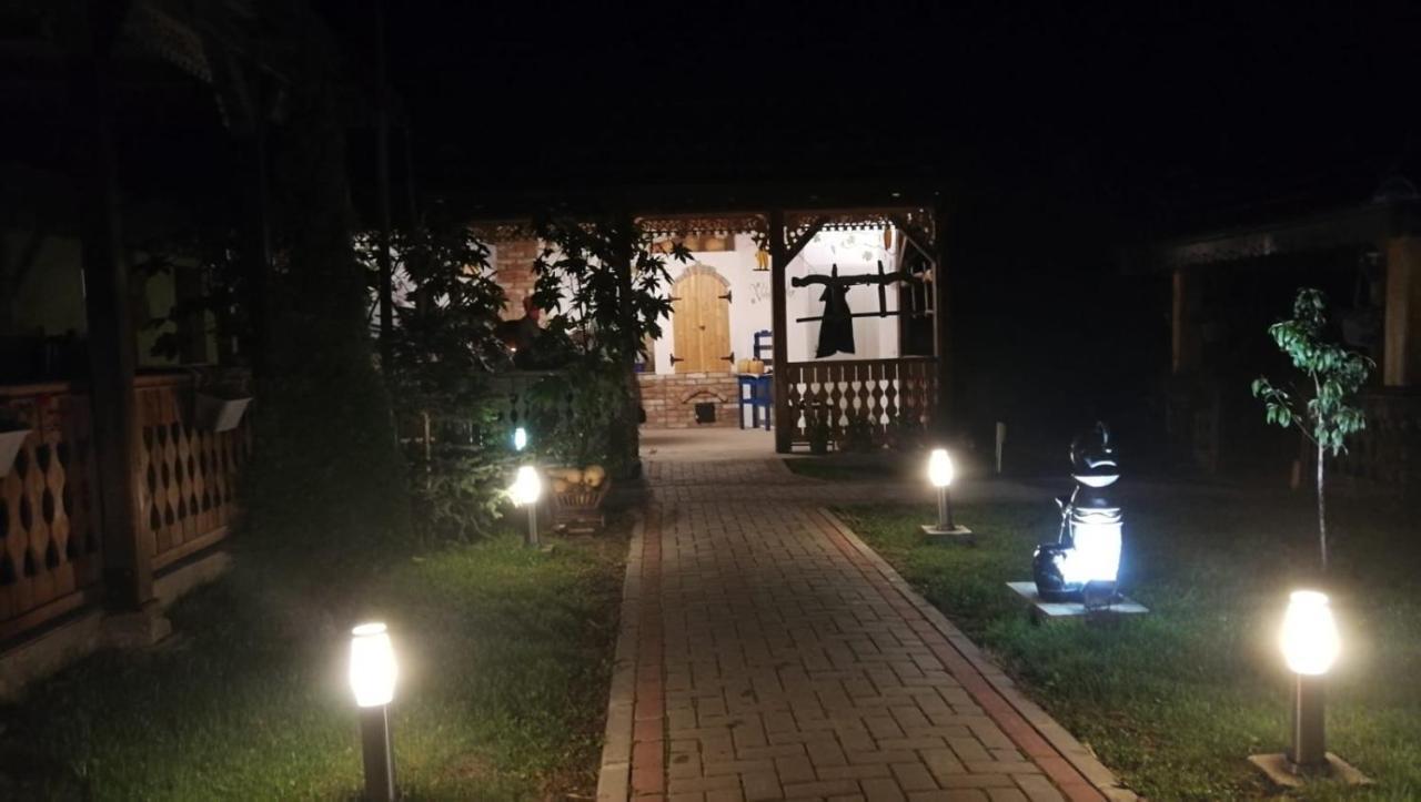 Agropensiunea Valea Fagilor Luncavita Esterno foto